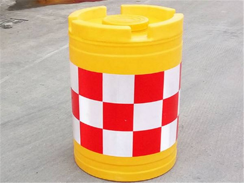 榆阳高速公路塑料防撞桶